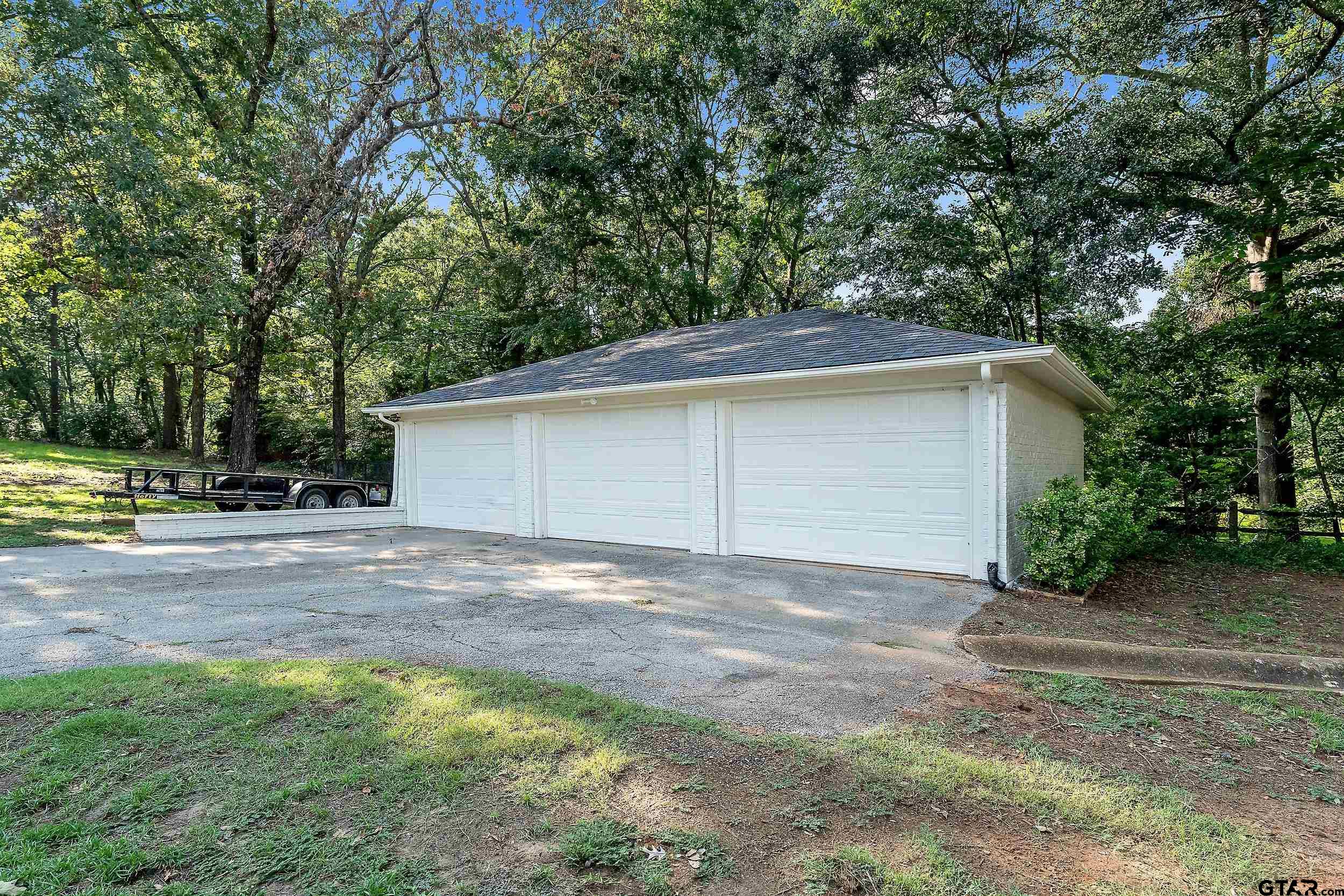 16708 Beddingfield Road Flint, TX 75762 - Photo 6 of 40 a view of backyard of house