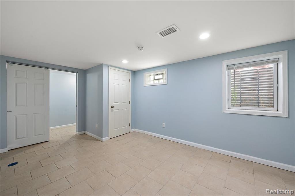 233 West Eleven Mile Road Madison Heights, MI 48071 - Photo 22 of 44 Gallery Image 22