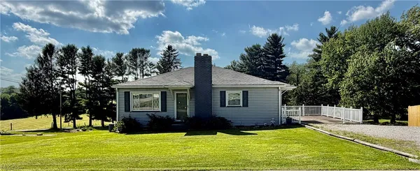 $175,000 | 1833 Rolling Acres Road, New Cumberland, WV 26047