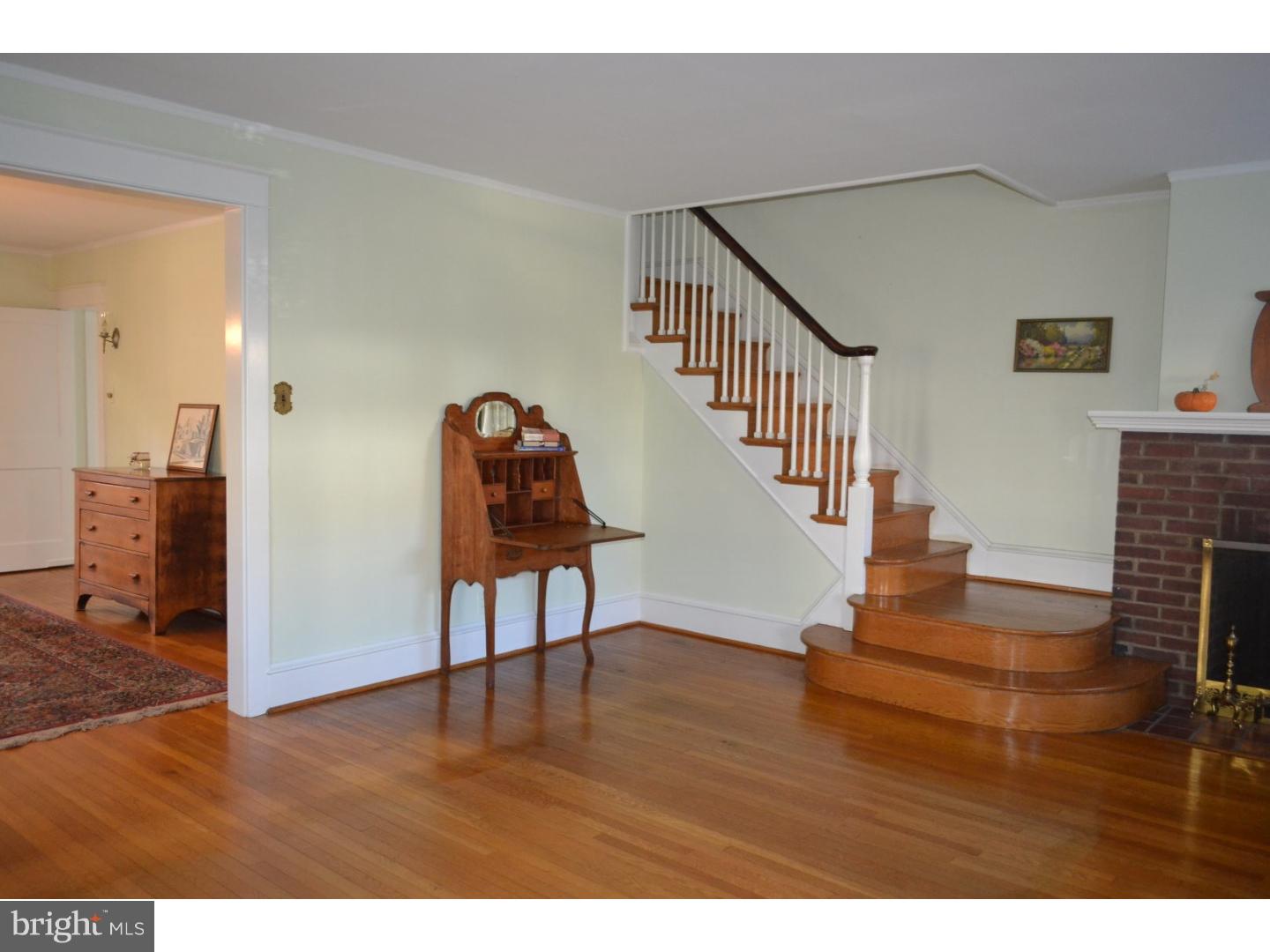 108 Walsh Road Lansdowne, PA 19050 - Photo 5 of 21 Living Room