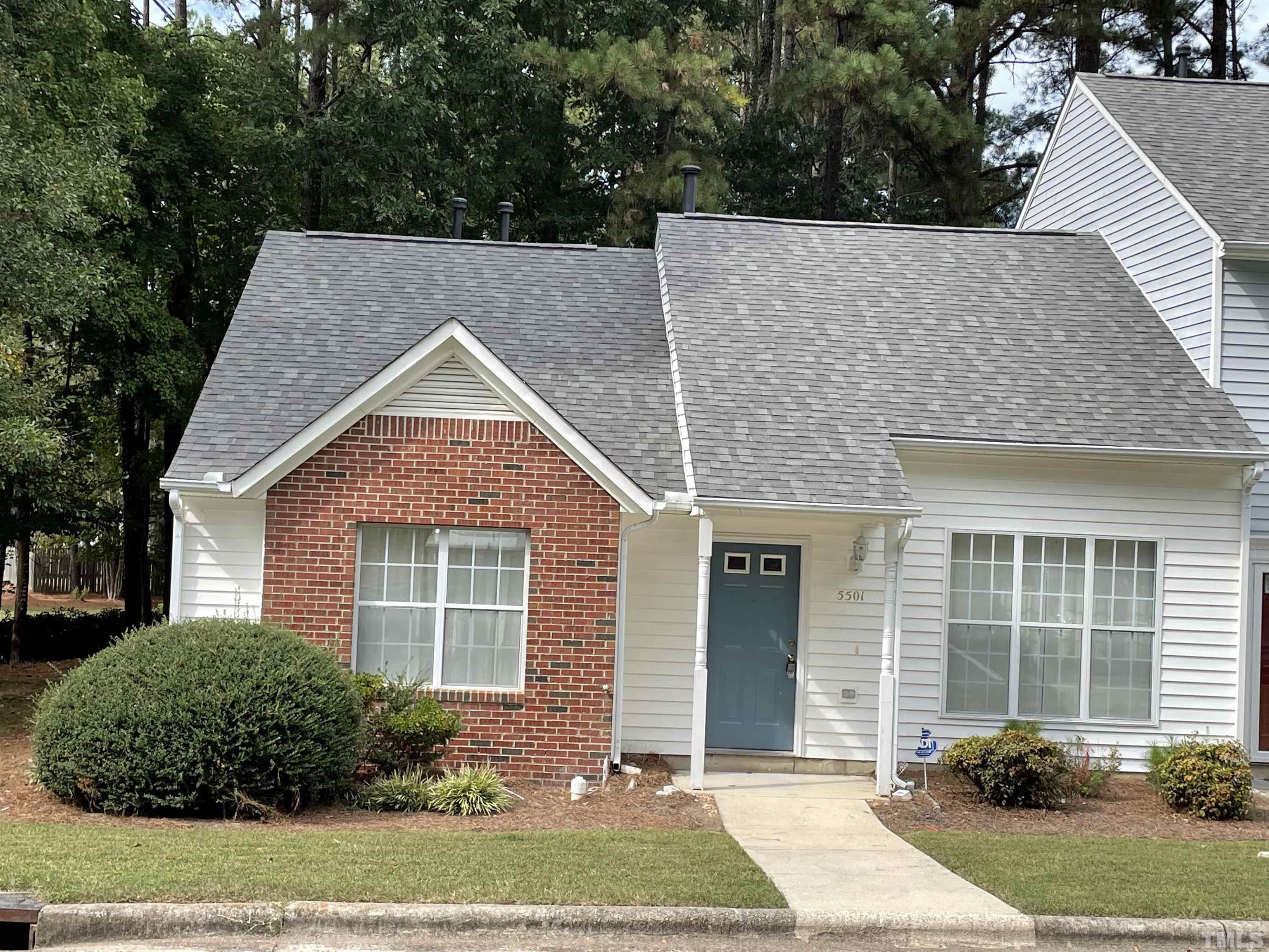 5501 Fieldcross Court Raleigh, NC 27610 - Photo 5 of 6 Gallery Image 5