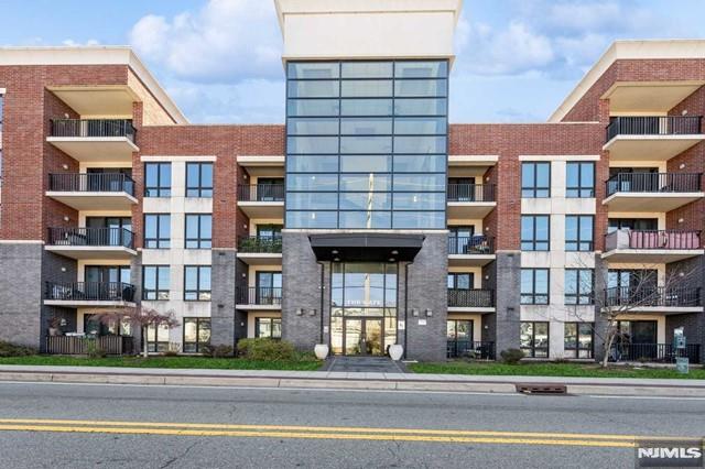 17 Meadow Road, Unit 401 Rutherford, NJ 07070 - Photo 22 of 29