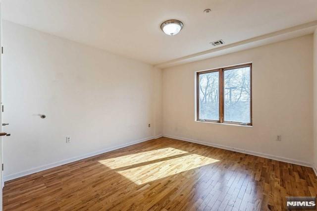 17 Meadow Road, Unit 401 Rutherford, NJ 07070 - Photo 10 of 29