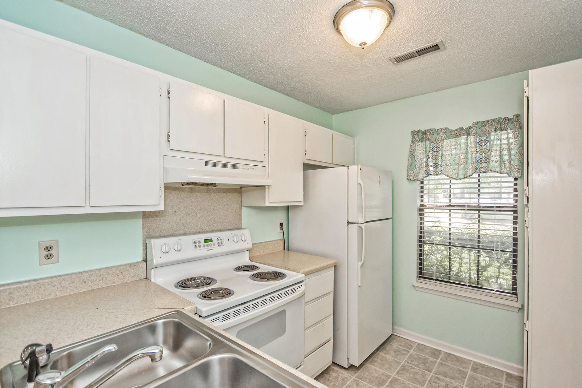 719 Temple Road, Unit A Ladson, SC 29456 - Photo 19 of 33 DSC_0080