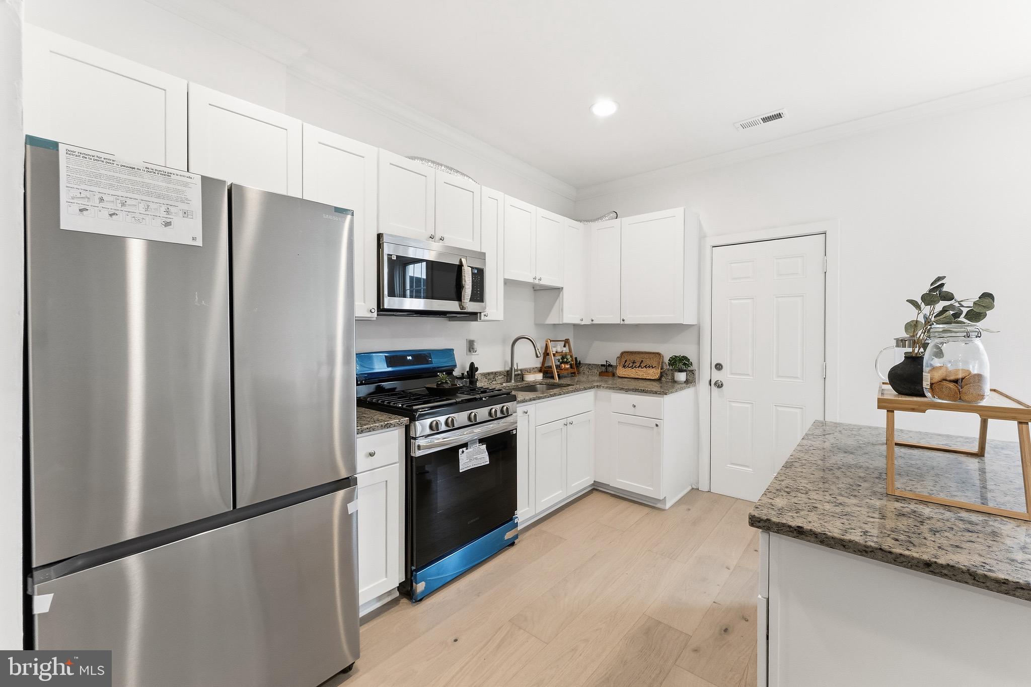 15 South Tremont Road Baltimore, MD 21229 - Photo 15 of 26