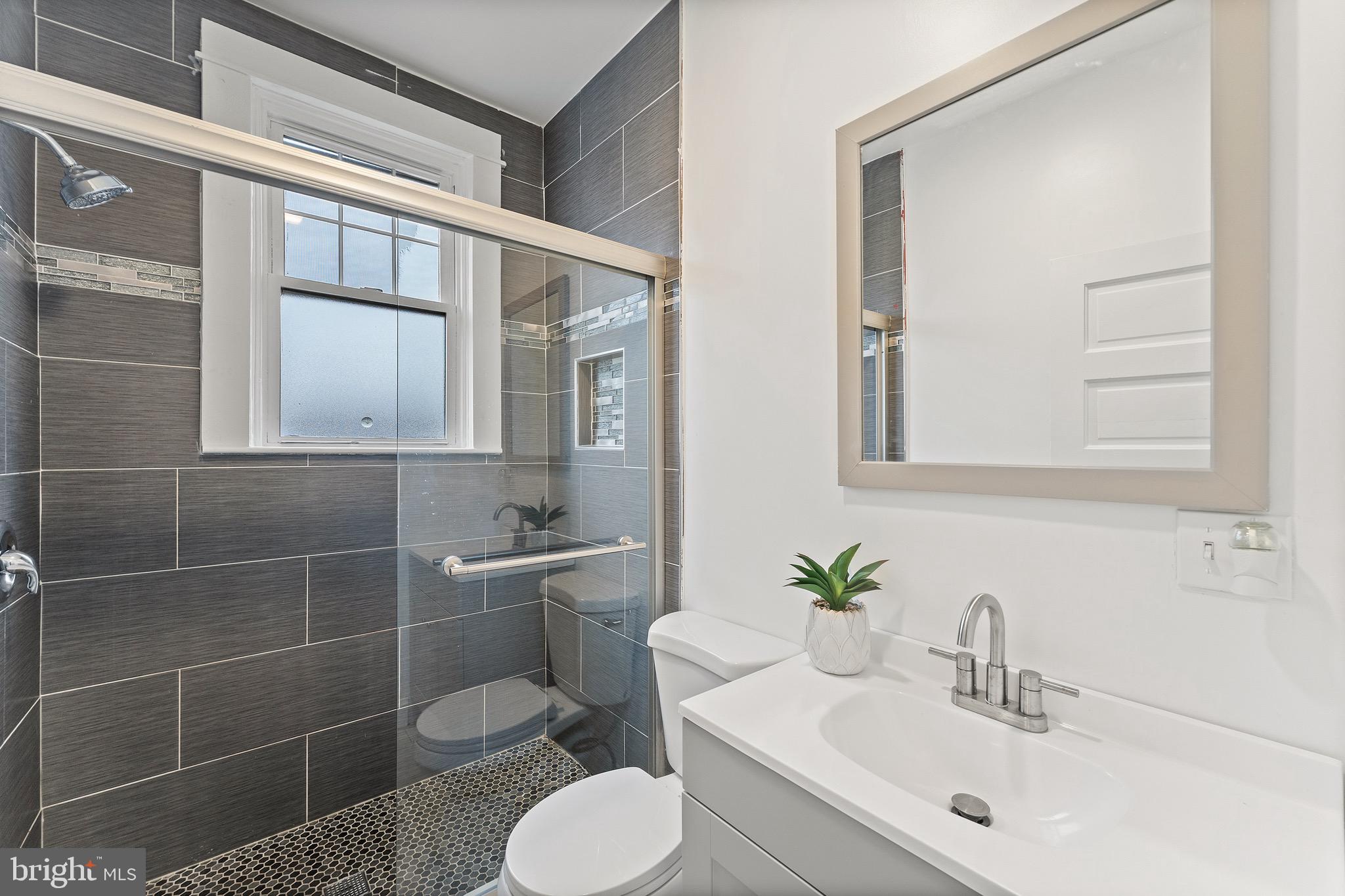 15 South Tremont Road Baltimore, MD 21229 - Photo 8 of 26