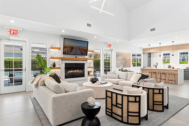 $1,399,000 | 12 Depot, Unit 103 (PEARL WAY), Westhampton Beach, NY 11978