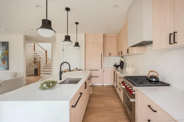 $1,399,000 | 12 Depot, Unit 103 (PEARL WAY), Westhampton Beach, NY 11978