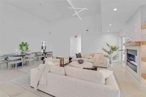 $1,399,000 | 12 Depot, Unit 103 (PEARL WAY), Westhampton Beach, NY 11978