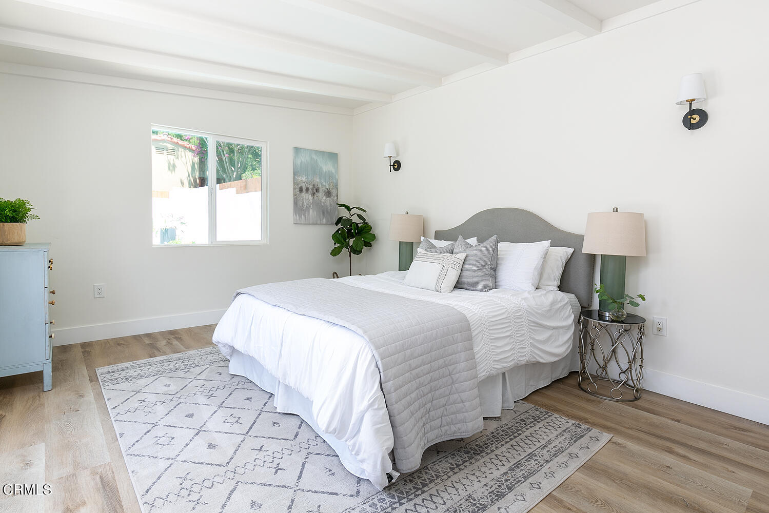 2375 Catherine Road Altadena, CA 91001 - Photo 21 of 50 a bedroom with a bed and a window