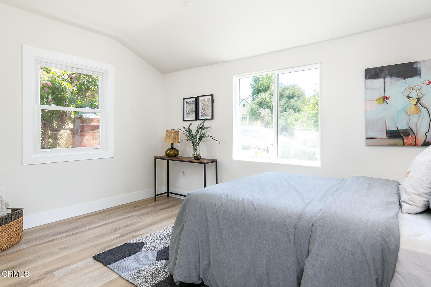 2375 Catherine Road Altadena, CA 91001 - Photo 28 of 50 a bedroom with a bed and a window