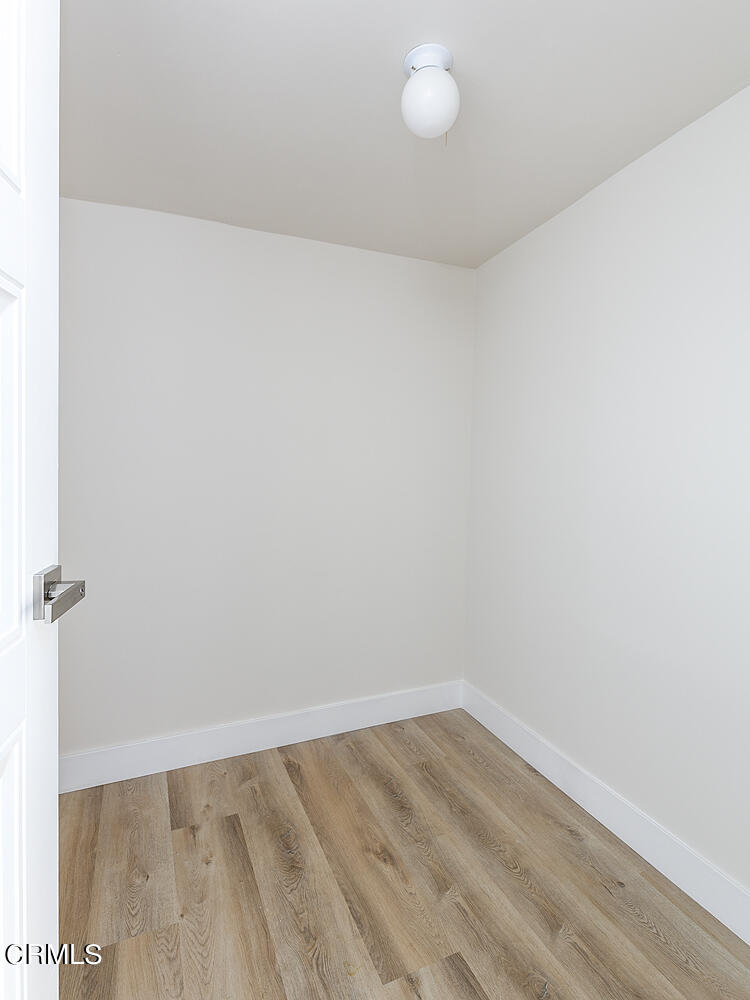 2375 Catherine Road Altadena, CA 91001 - Photo 32 of 50 a view of an empty room