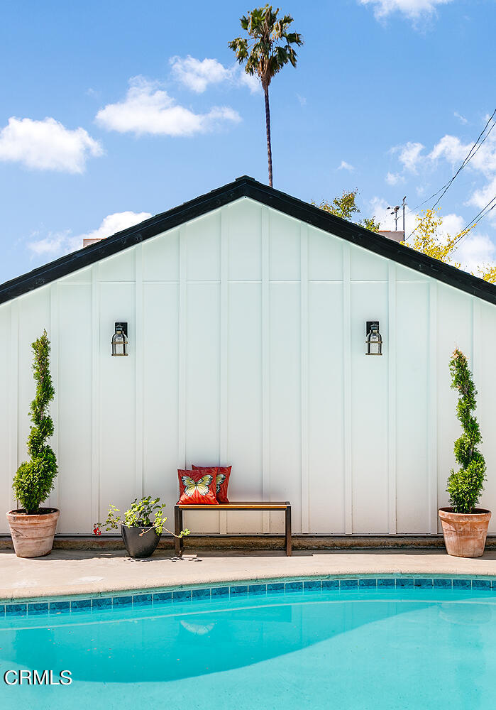 2375 Catherine Road Altadena, CA 91001 - Photo 41 of 50 a house view with a garden space