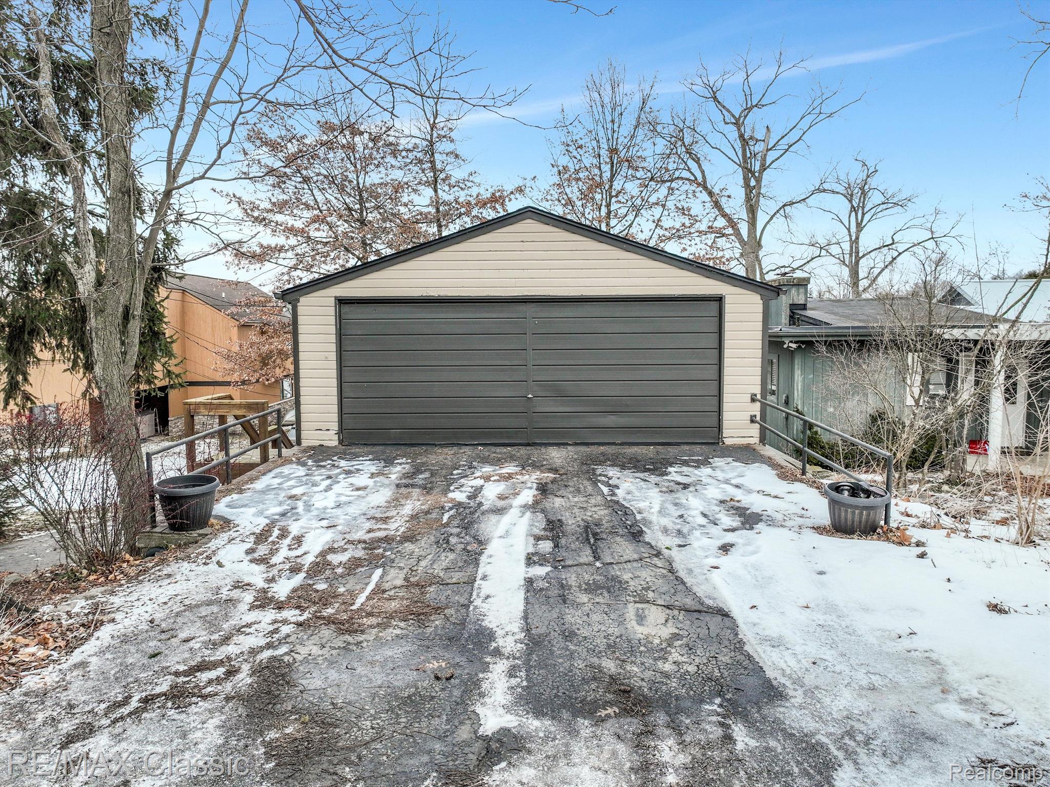 6270 Commerce Road West Bloomfield, MI 48324 - Photo 43 of 43 Street View