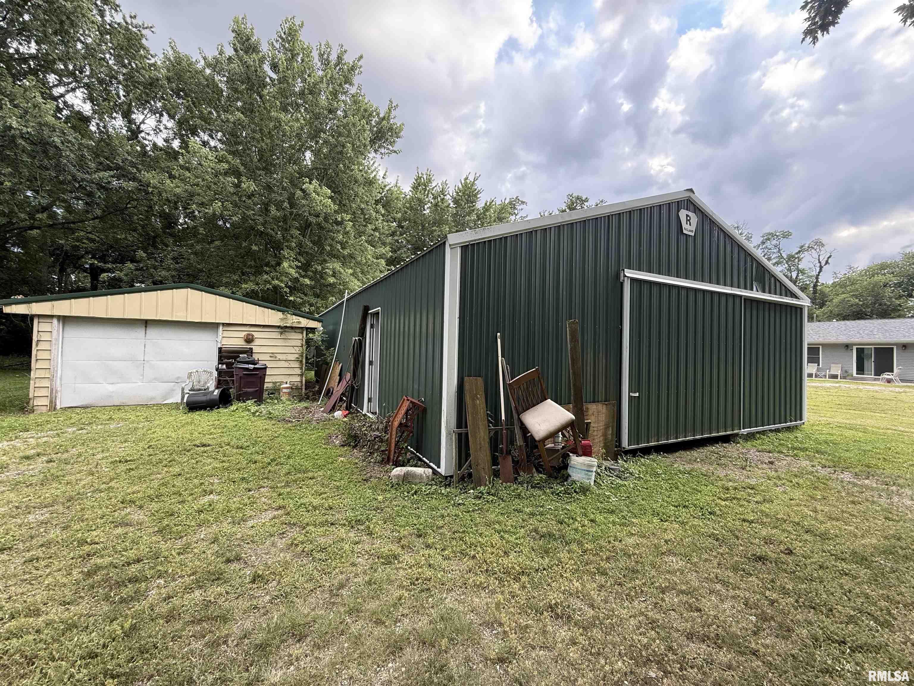850 Kim Moor Road Peoria, IL 61607 - Photo 3 of 9 Gallery Image 3
