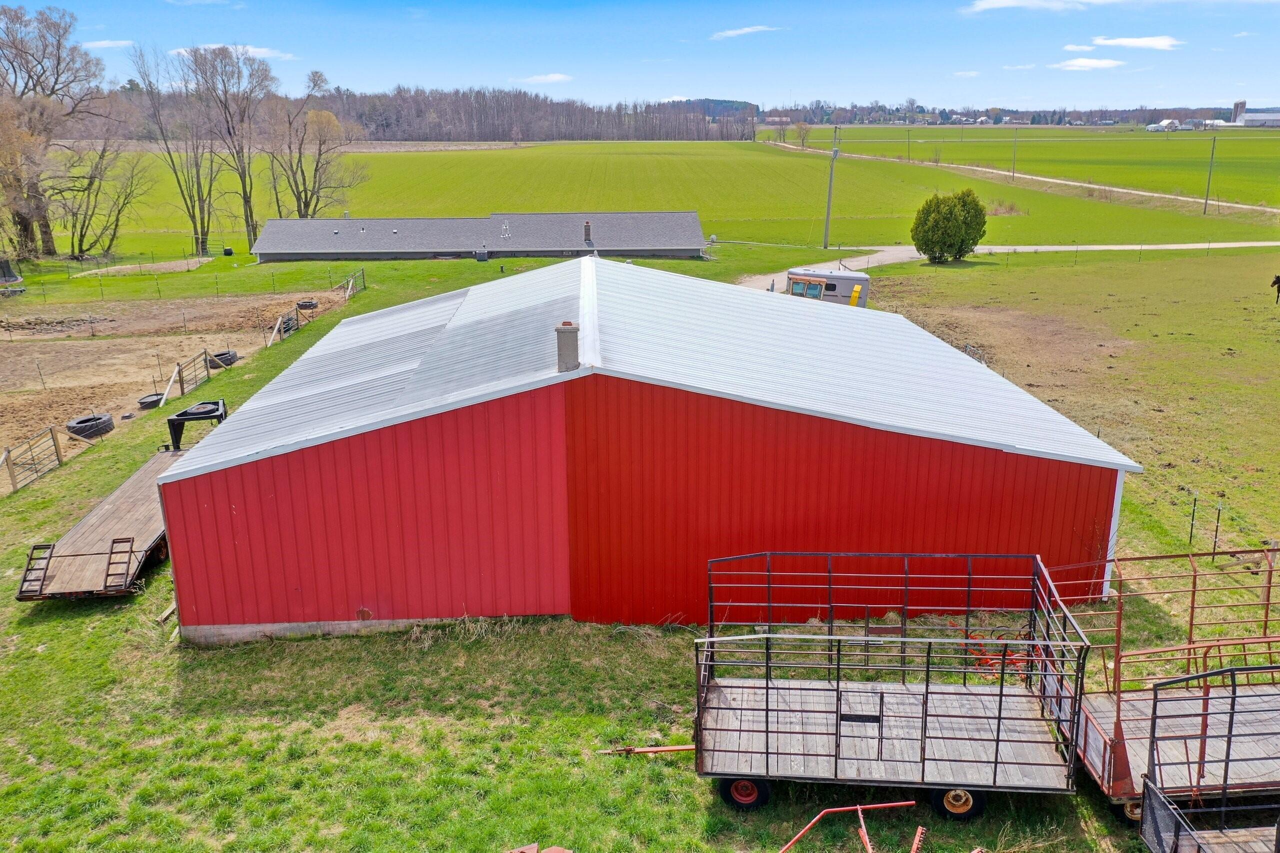 14612 Slager Road Franklin, WI 54230 - Photo 22 of 36 Barn back 2