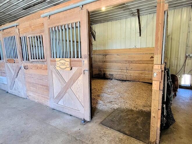 14612 Slager Road Franklin, WI 54230 - Photo 25 of 36 Horse Stall