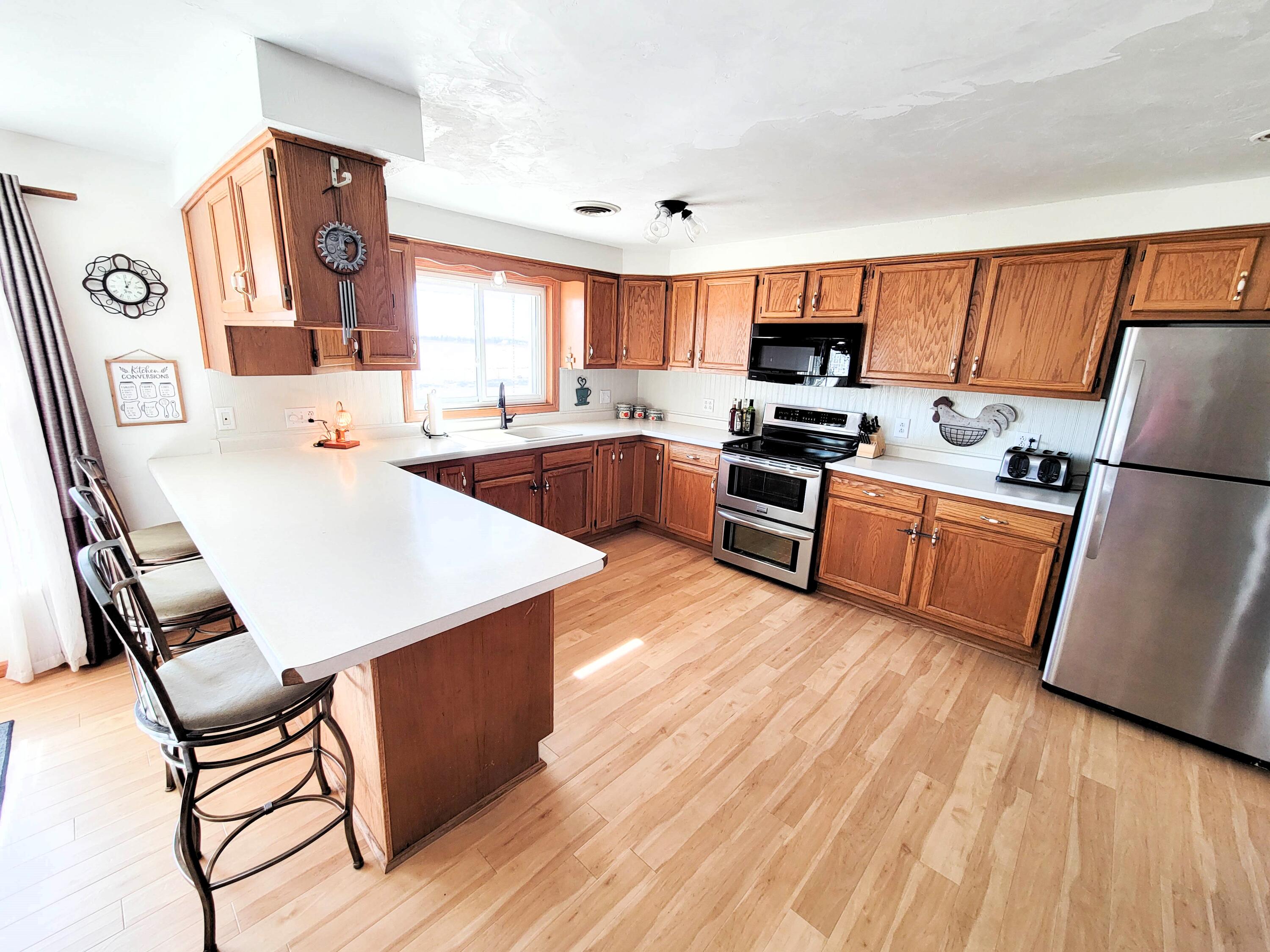 14612 Slager Road Franklin, WI 54230 - Photo 3 of 36 Kitchen
