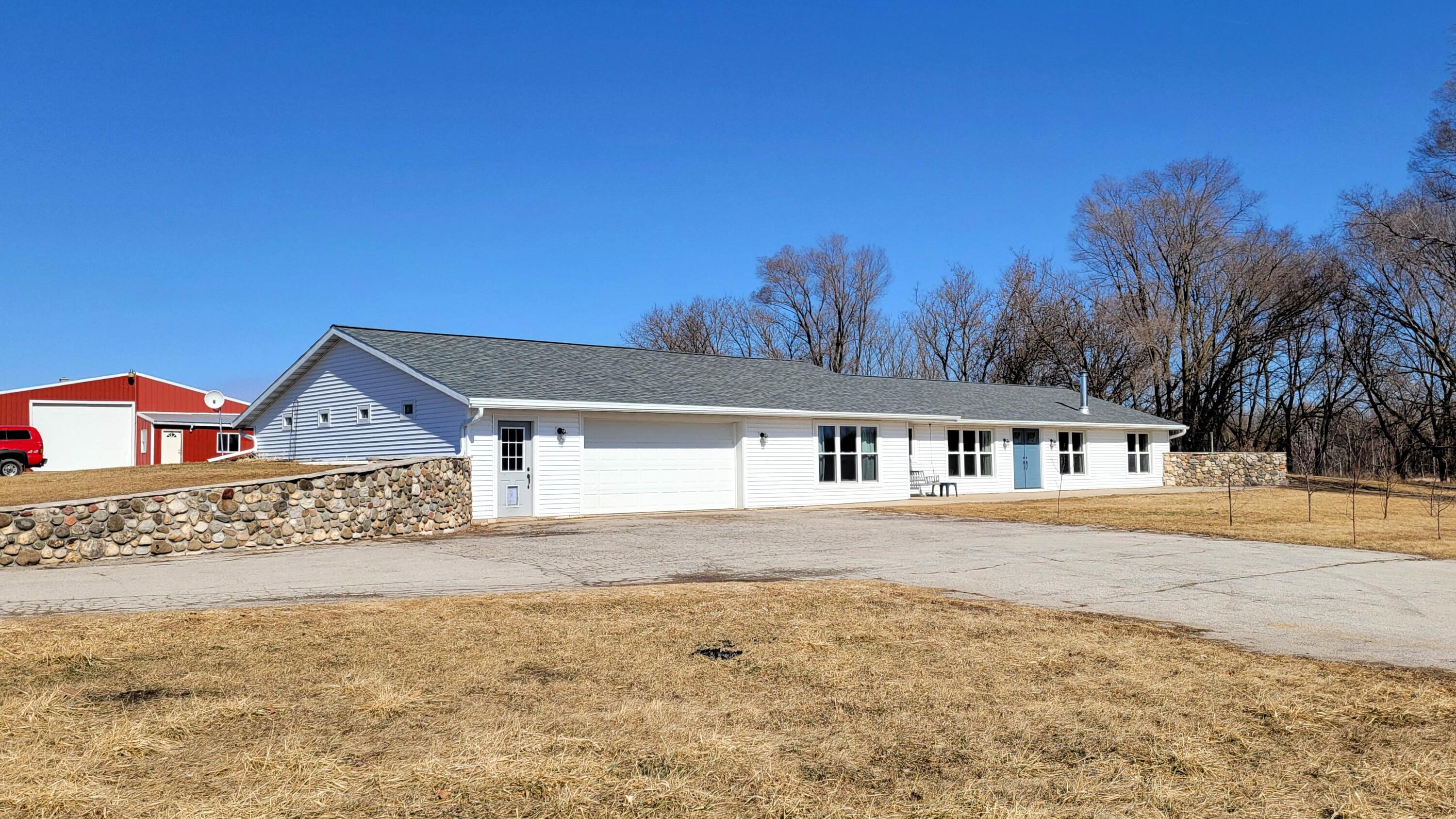 14612 Slager Road Franklin, WI 54230 - Photo 33 of 36 Front view