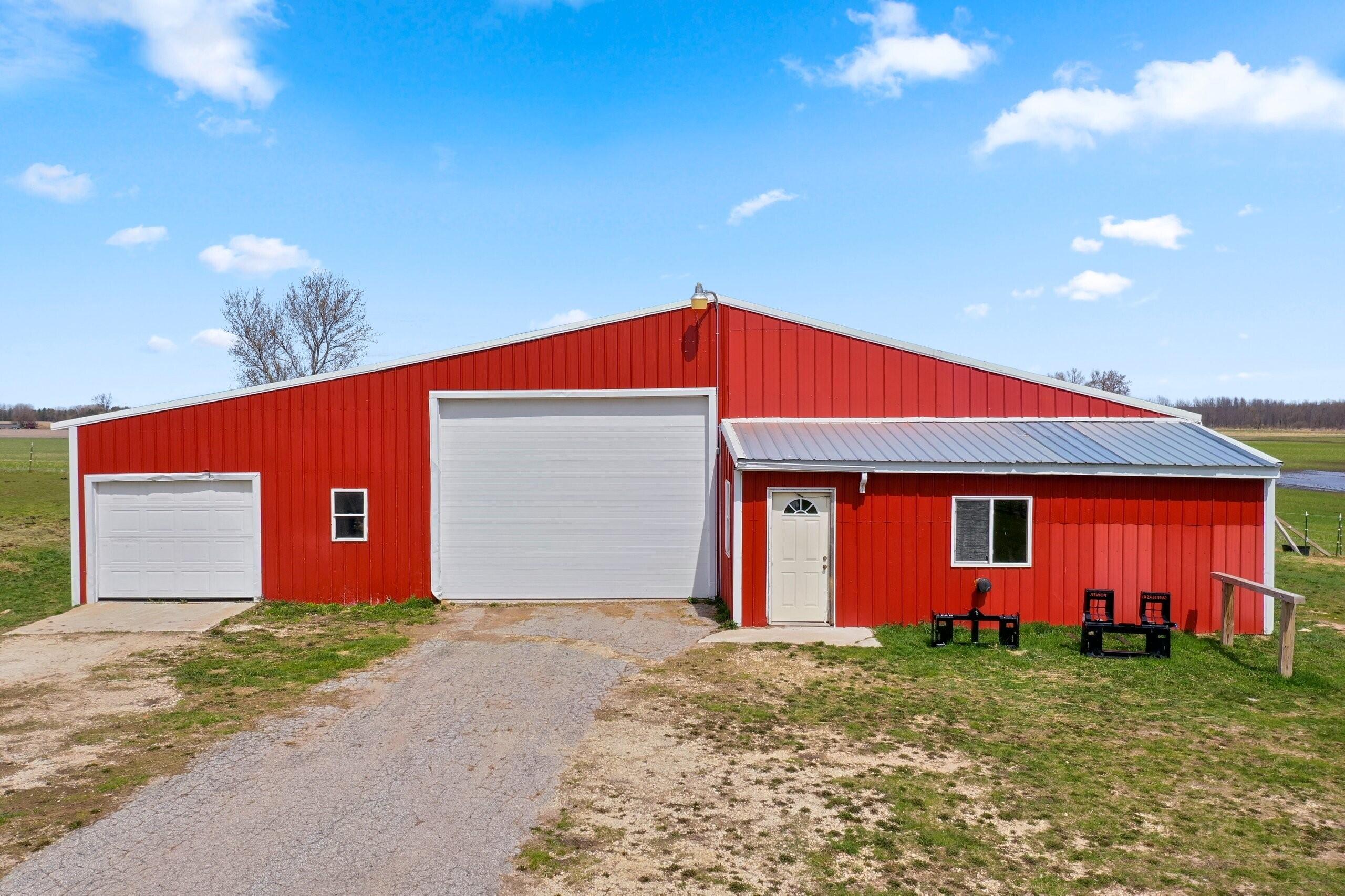 14612 Slager Road Franklin, WI 54230 - Photo 35 of 36 Barn