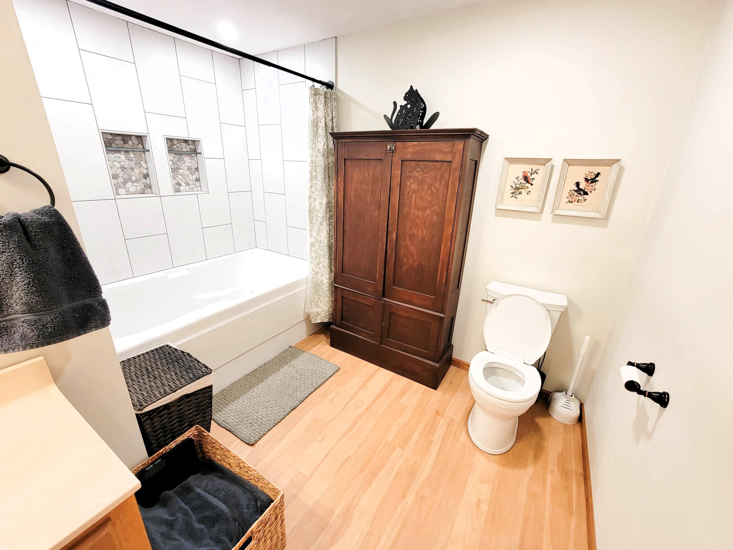 14612 Slager Road Franklin, WI 54230 - Photo 10 of 36 Bath 2