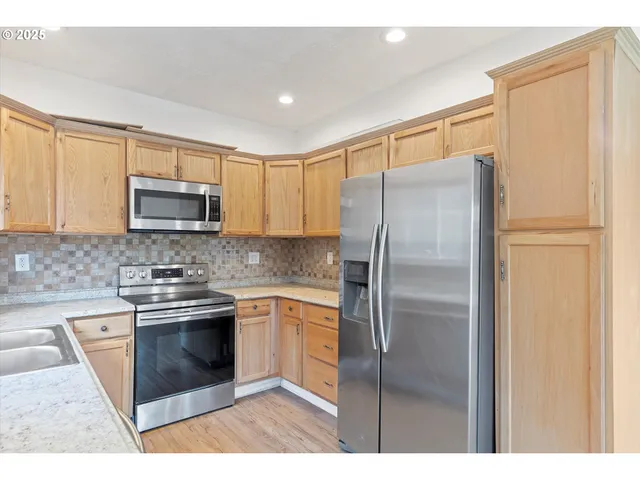 $199,900 | 808 West A Street, Rainier, OR 97048