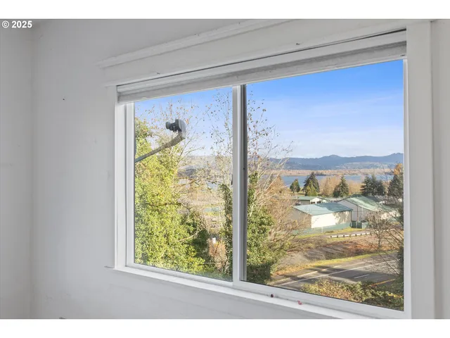 $199,900 | 808 West A Street, Rainier, OR 97048