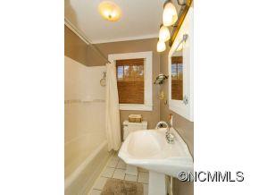 138 Brevard Road Asheville, NC 28806 - Photo 15 of 24 Gallery Image 15