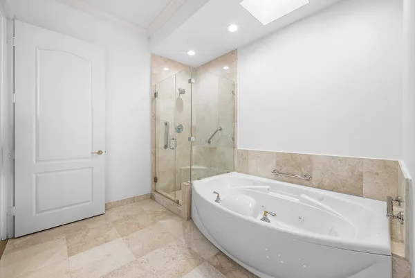 $6,800 | 550 Southeast Mizner Boulevard, Unit B906, Boca Raton, FL 33432