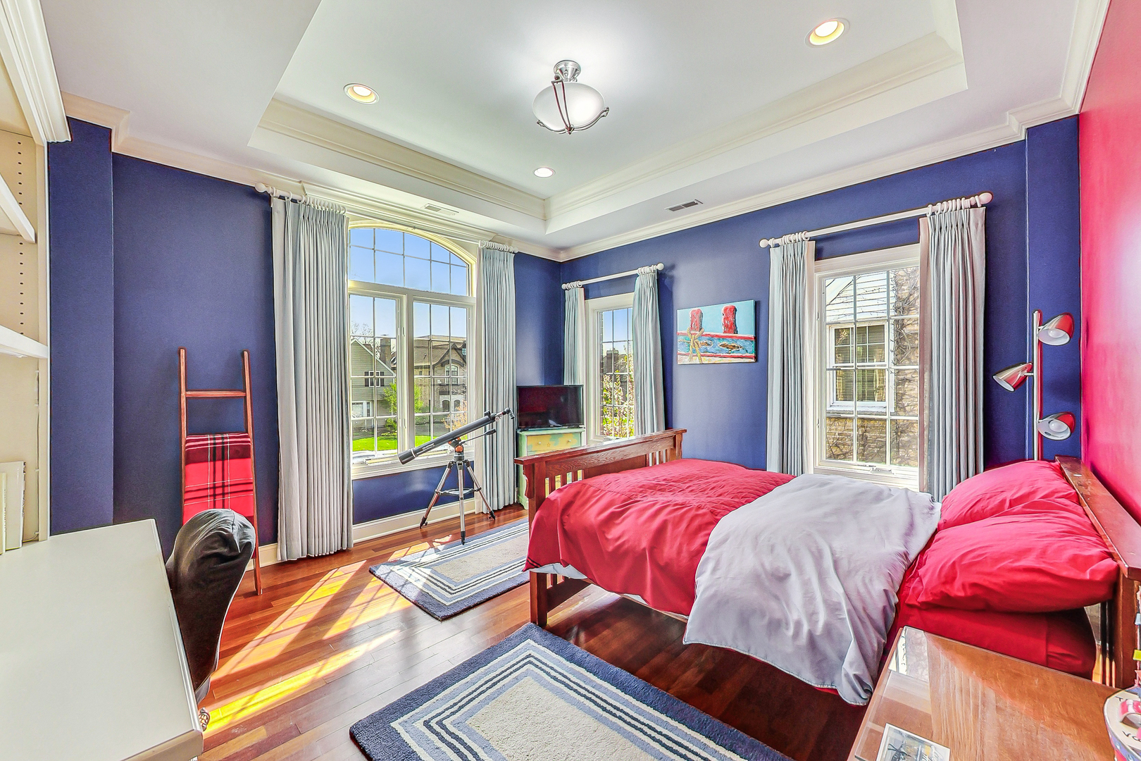 428 South Clifton Avenue Park Ridge, IL 60068 - Photo 22 of 43 a bedroom with a bed and a window