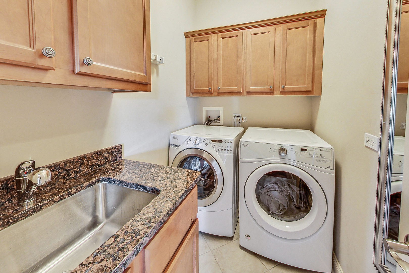 428 South Clifton Avenue Park Ridge, IL 60068 - Photo 27 of 43 a utility room with sink dryer and washer