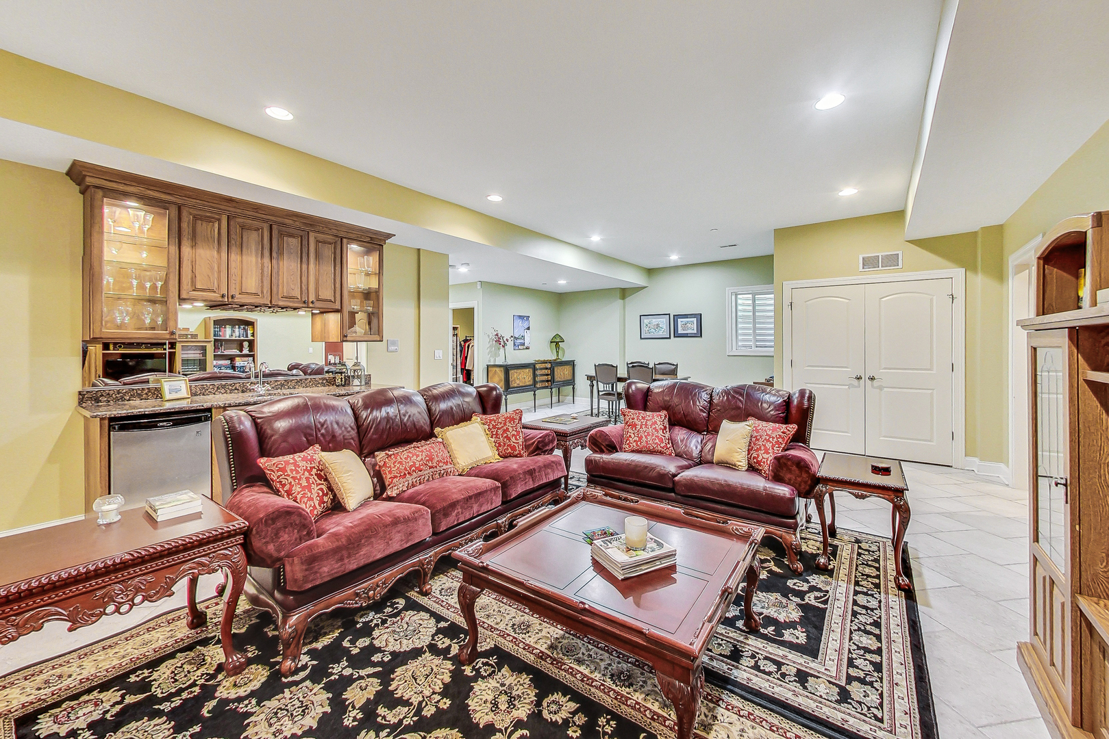 428 South Clifton Avenue Park Ridge, IL 60068 - Photo 29 of 43 a living room with furniture fireplace and large window