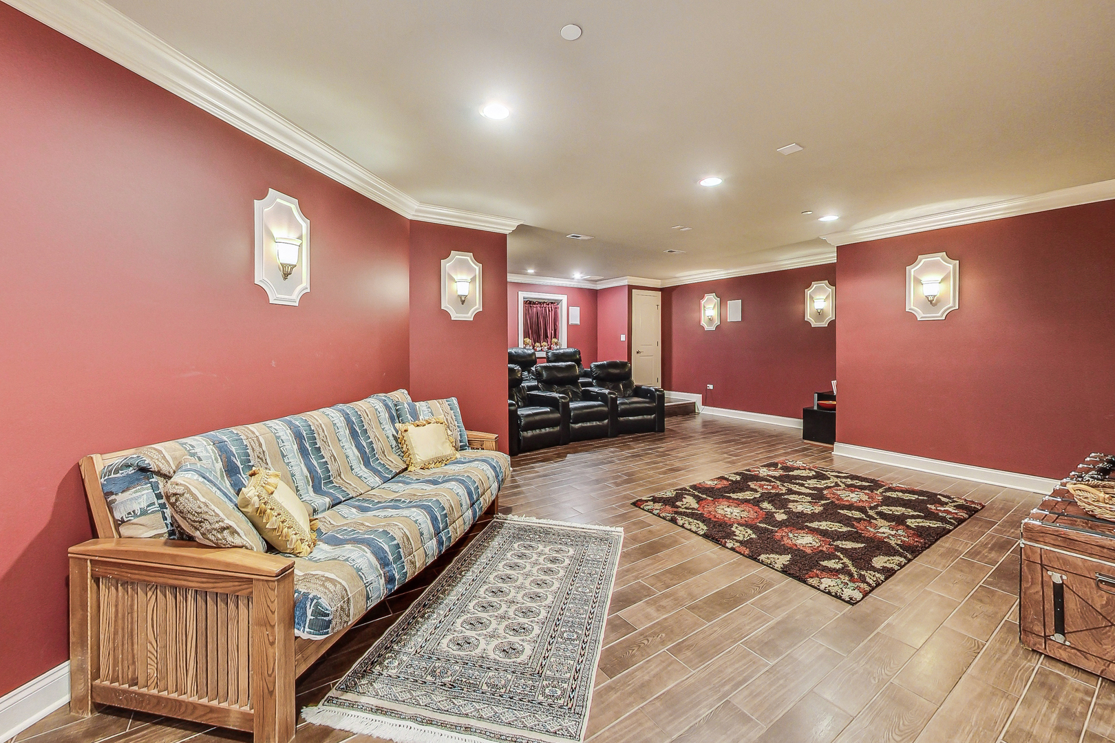 428 South Clifton Avenue Park Ridge, IL 60068 - Photo 31 of 43 a living room with furniture and a couch