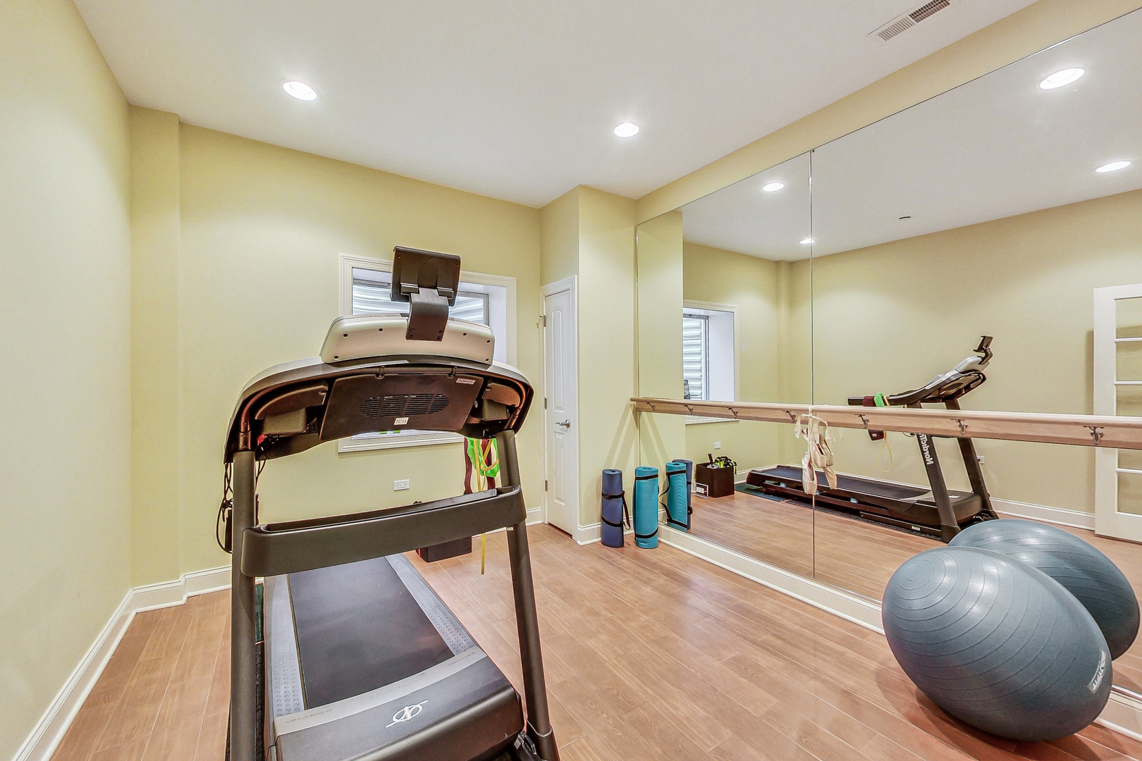 428 South Clifton Avenue Park Ridge, IL 60068 - Photo 32 of 43 a room with furniture and a wooden floor