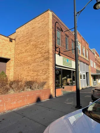$65,900 | 136 South Broadway, Wells, MN 56097