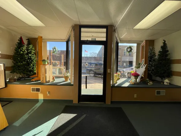 $65,900 | 136 South Broadway, Wells, MN 56097