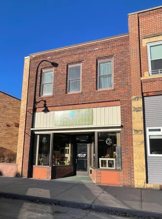 $65,900 | 136 South Broadway, Wells, MN 56097
