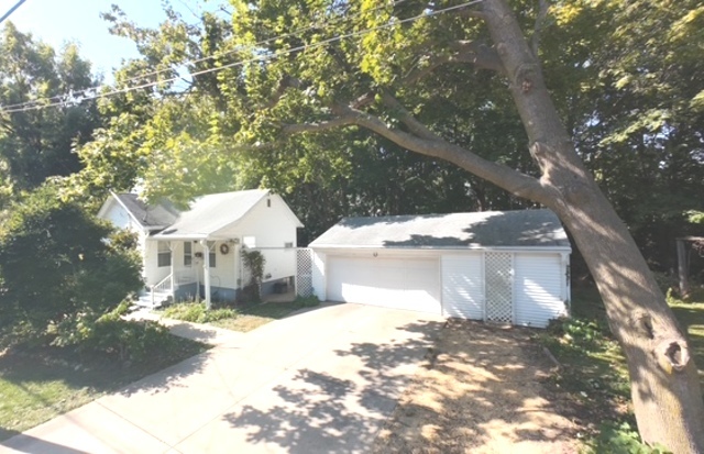 817 Chestnut Avenue Dixon, IL 61021 - Photo 2 of 31 a view of a house with a yard
