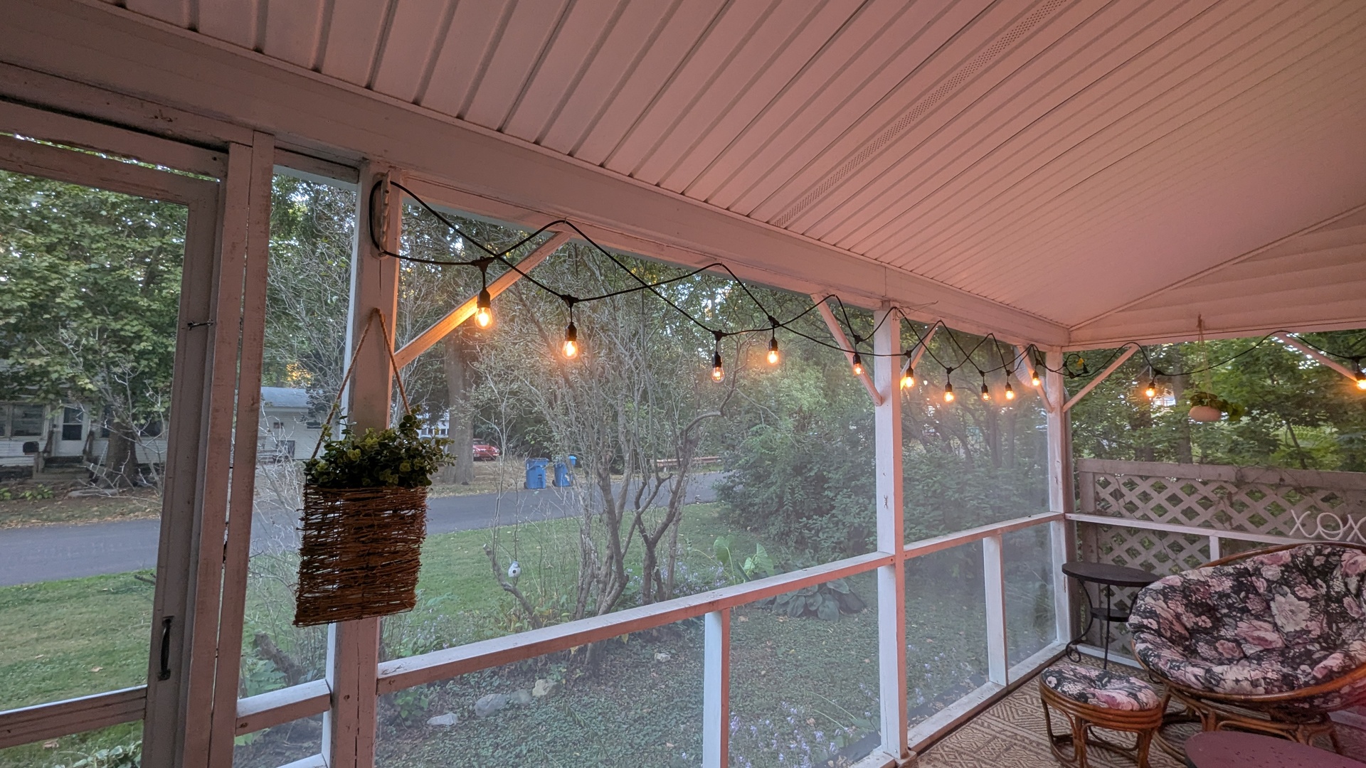817 Chestnut Avenue Dixon, IL 61021 - Photo 9 of 31 a view of a balcony