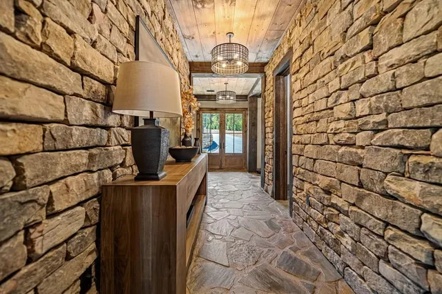 $2,895,000 | 16 Navajo Trail, McCaysville, GA 30555