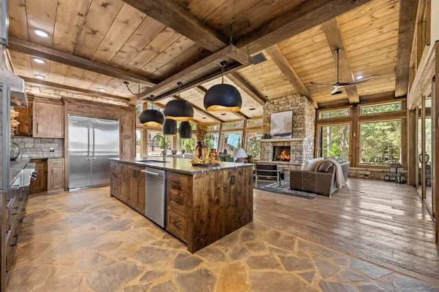 $2,895,000 | 16 Navajo Trail, McCaysville, GA 30555