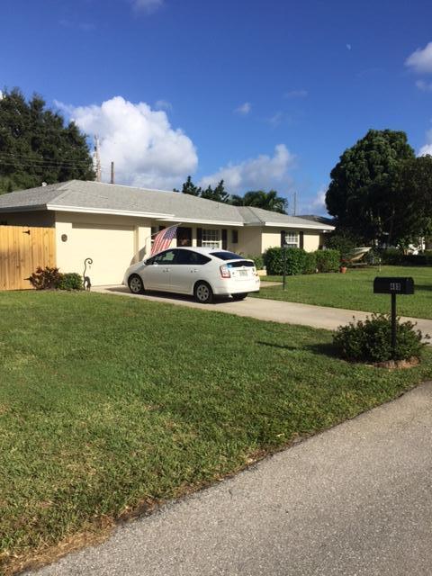 489 Dover Road Tequesta, FL 33469 - Photo 4 of 28 IMG_1923