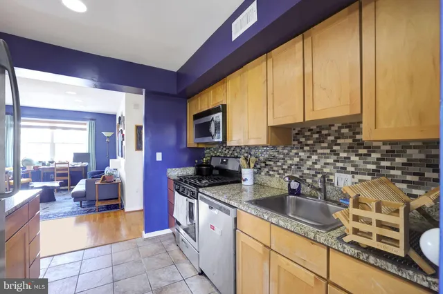 $2,500 | 1411 Massachusetts Avenue Southeast, Unit 6, Washington, DC 20003