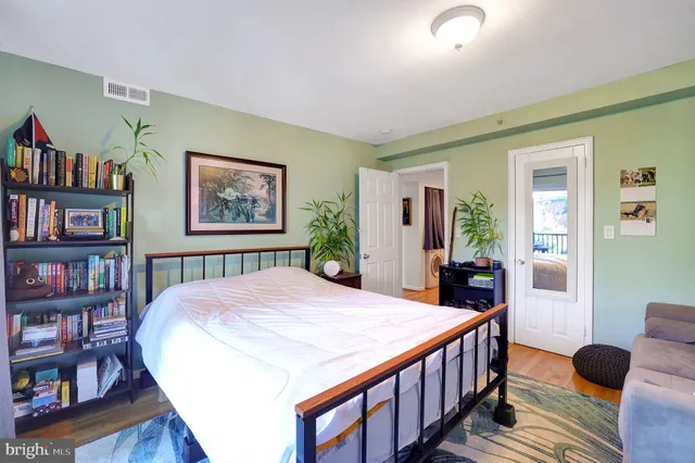 $2,500 | 1411 Massachusetts Avenue Southeast, Unit 6, Washington, DC 20003