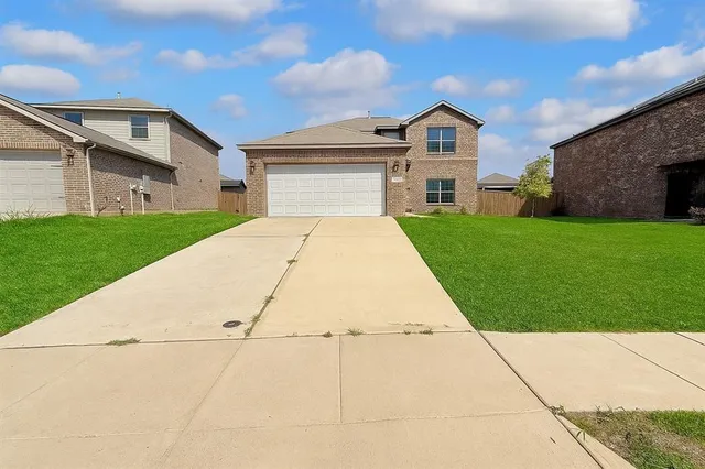 $2,299 | 913 Serena Drive, Ferris, TX 75125