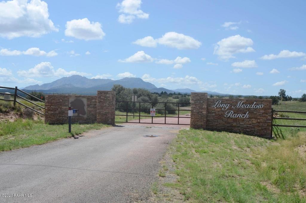 12995 North Pheasant Run Road Prescott, AZ 86305 - Photo 2 of 2 LMR gate