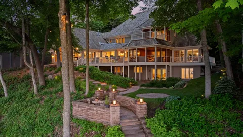 $3,395,000 | 6306 Maple Ridge, Excelsior, MN 55331