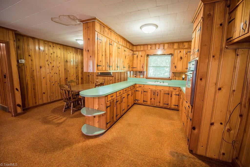 883 Pine Ridge Road Lexington, NC 27295 - Photo 3 of 24 Gallery Image 3