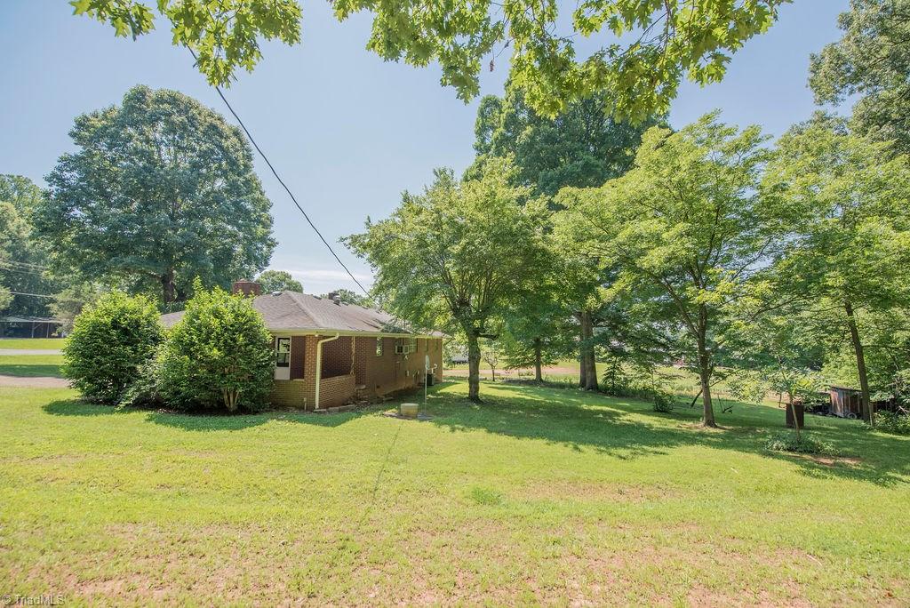 883 Pine Ridge Road Lexington, NC 27295 - Photo 4 of 24 Gallery Image 4