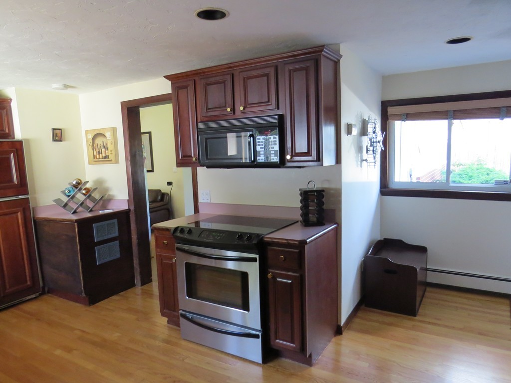 10 Springhill Road Framingham, MA 01701 - Photo 4 of 24 Gallery Image 4